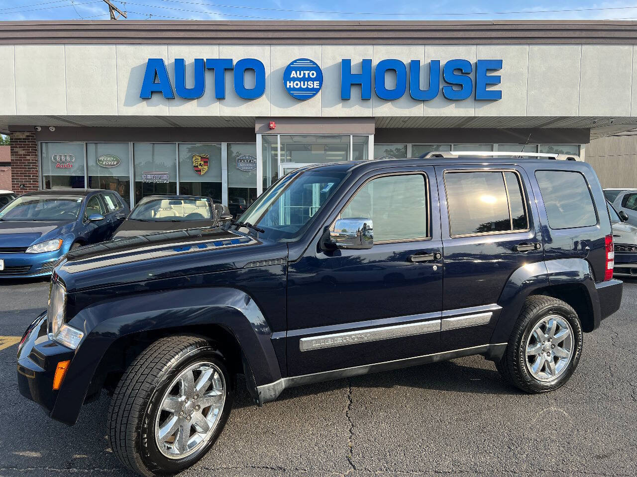 Used 2011 Jeep Liberty Limited w/ Tire & Wheel Group AWD/4WD image 1