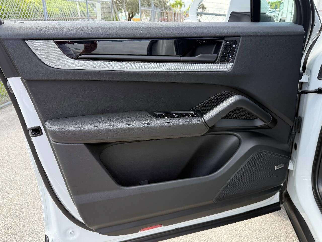 Used 2024 Porsche Cayenne image 26