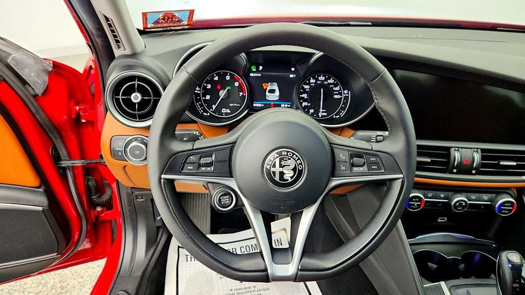 Used 2018 Alfa Romeo Giulia AWD w/ Cold Weather Package image 15