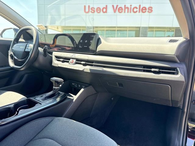Used 2025 Kia K4 LXS FWD image 18