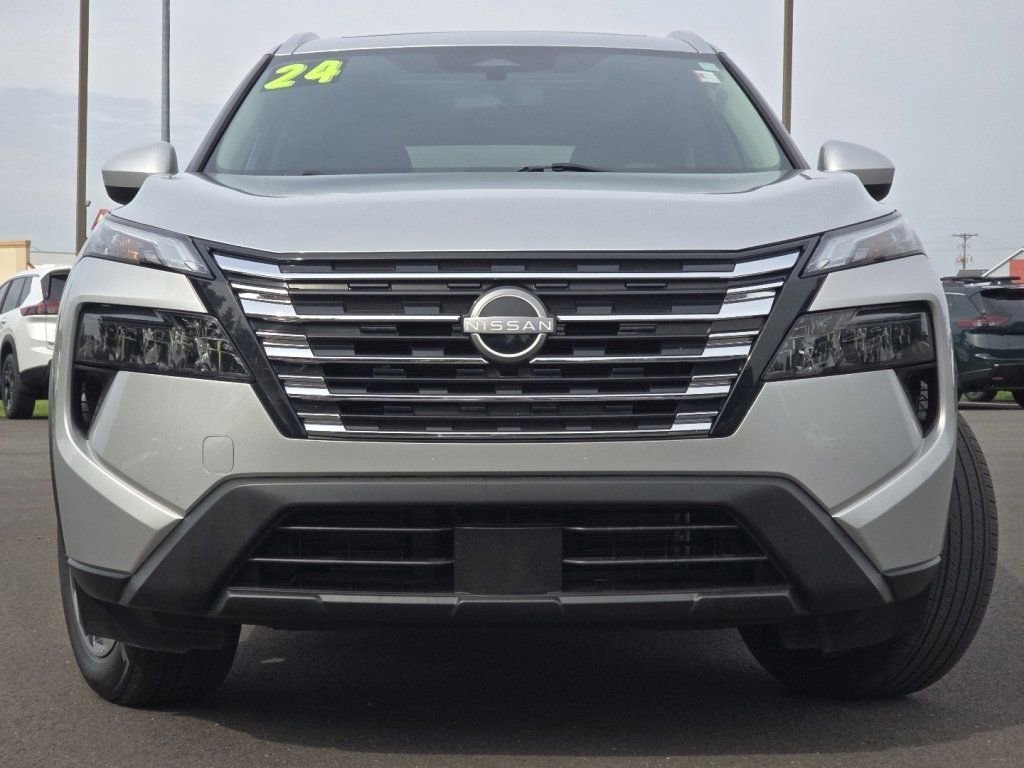 Used 2024 Nissan Rogue SV w/ SV Premium Package AWD/4WD image 16