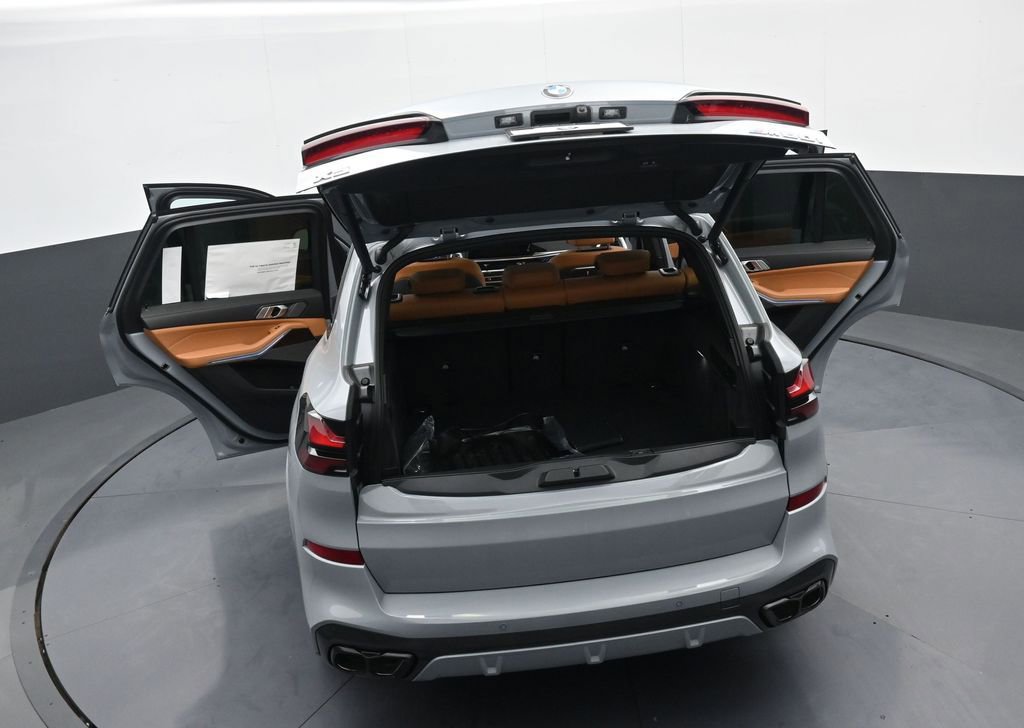New 2026 BMW X5 M60i w/ Climate Comfort Package image 42
