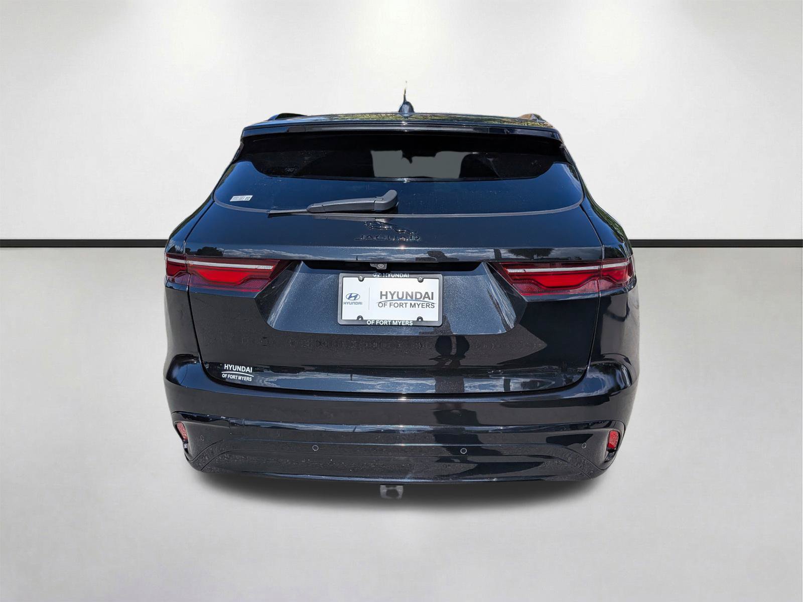 Used 2025 Jaguar F-PACE R-Dynamic S AWD/4WD image 5
