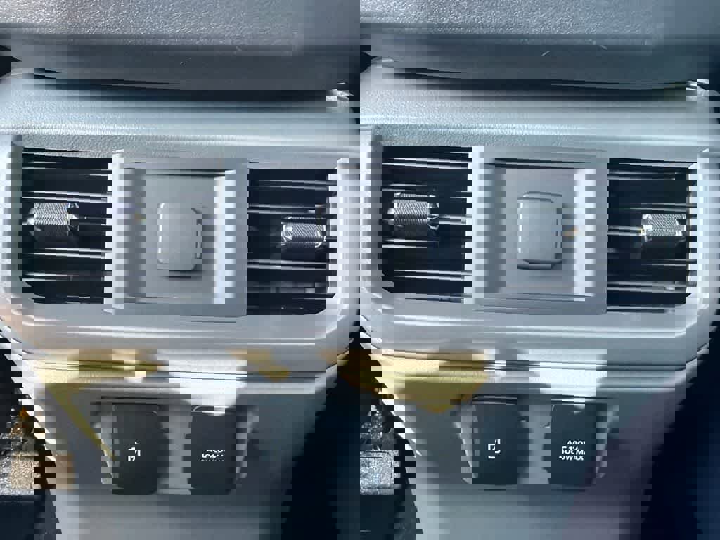 Used 2022 Ford F150 XLT w/ Equipment Group 302A High image 18