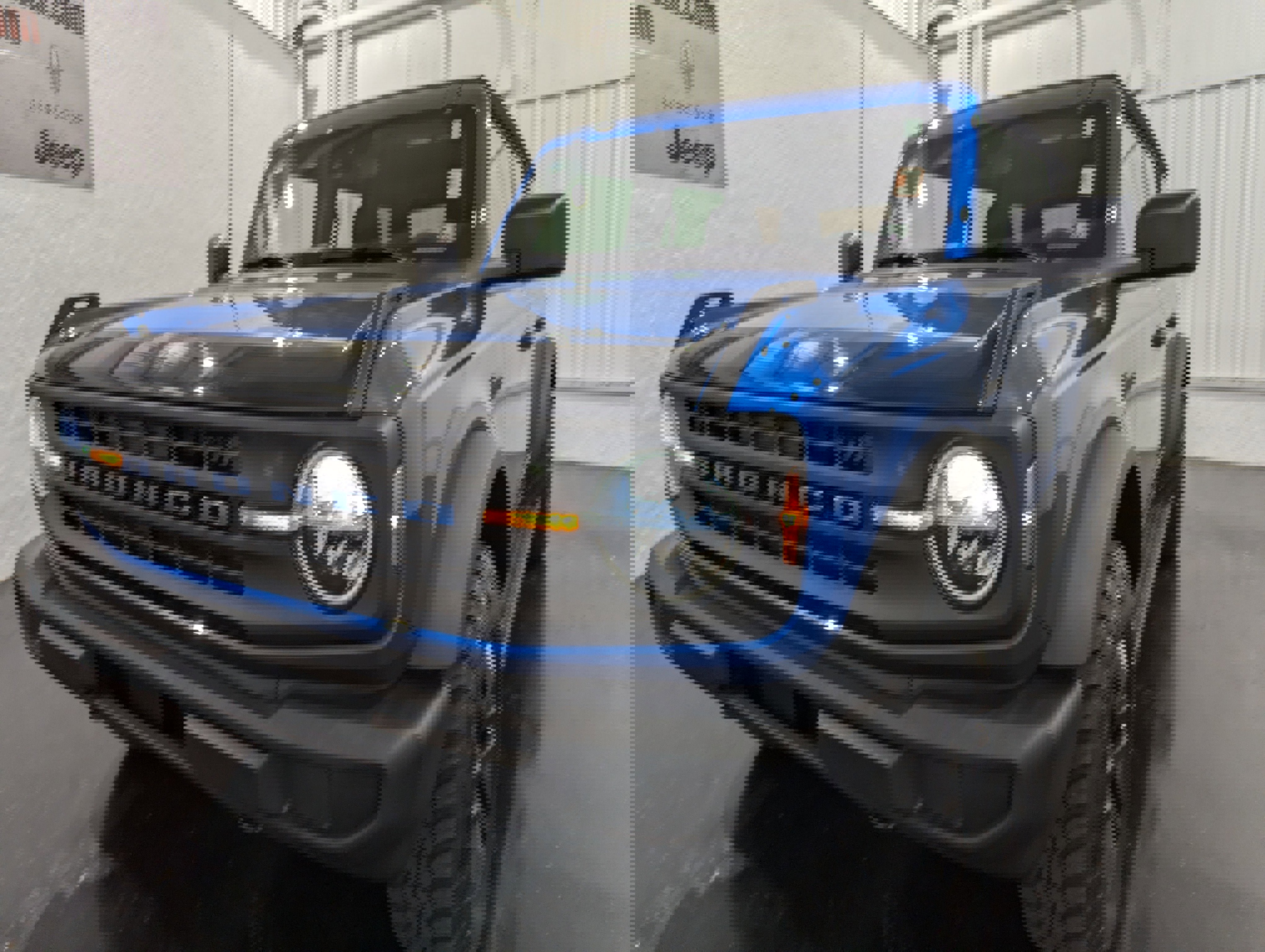 Used 2023 Ford Bronco 4-Door image 3