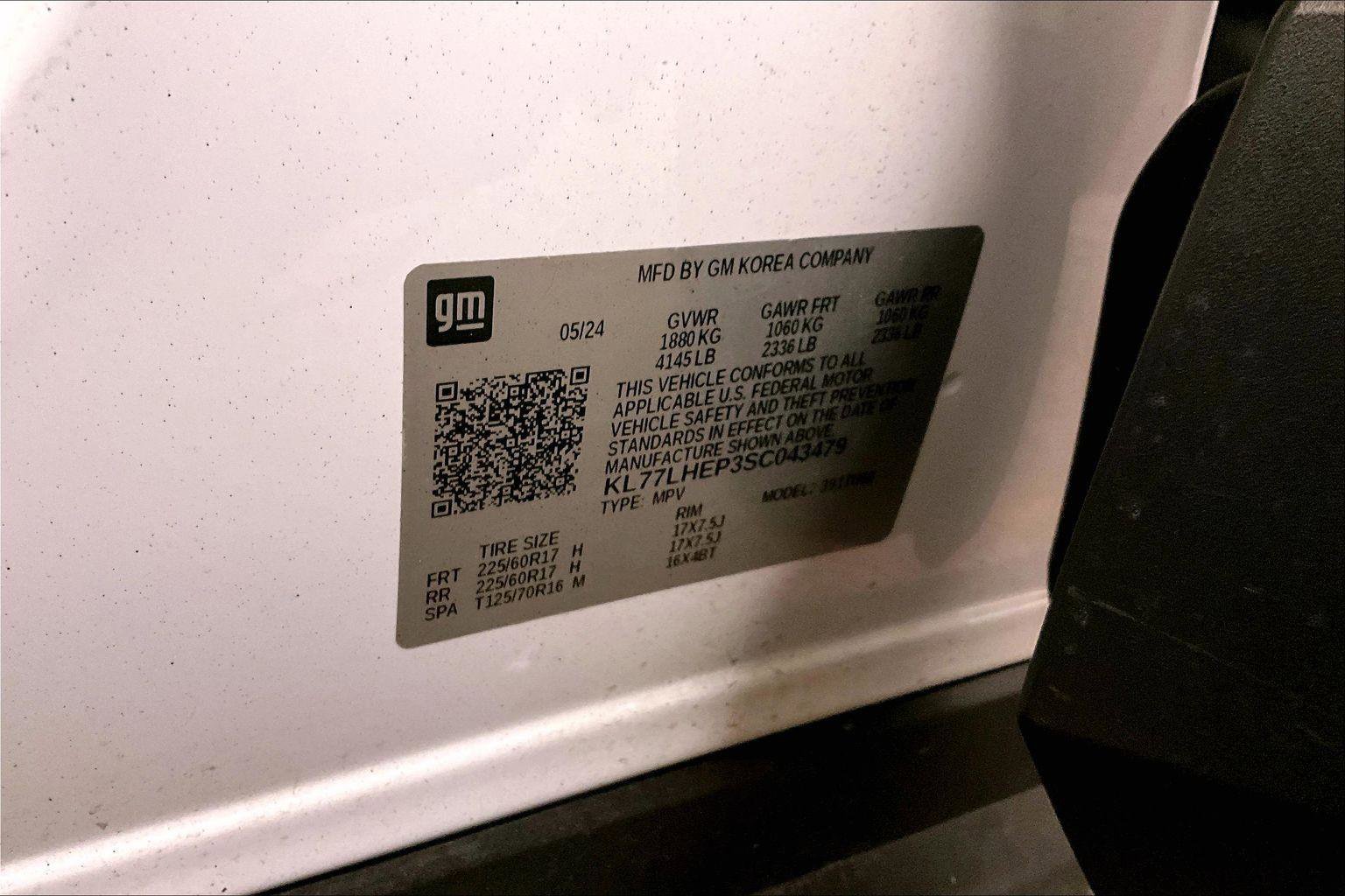 Used 2025 Chevrolet Trax LT w/ LT Convenience Package image 32