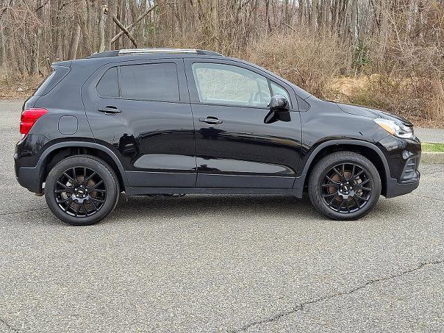 Used 2022 Chevrolet Trax LT w/ Midnight Edition image 7