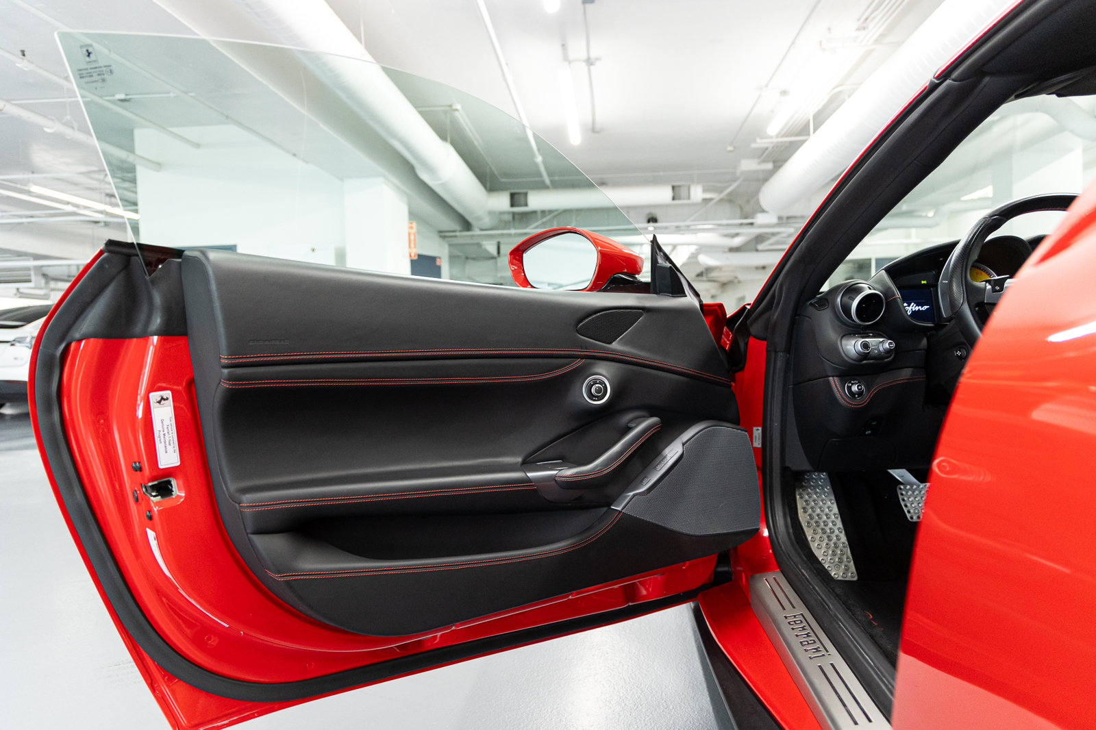 Used 2020 Ferrari Portofino RWD image 30