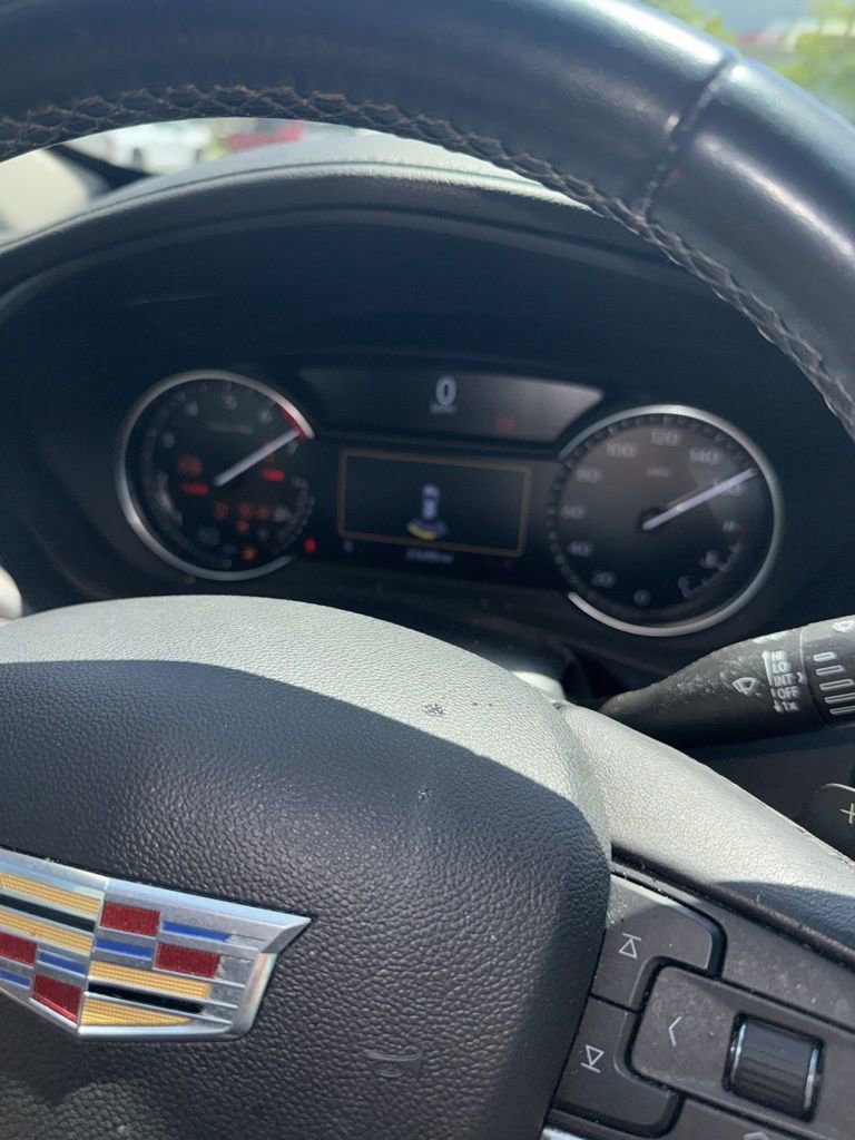 Used 2023 Cadillac XT4 Luxury image 8