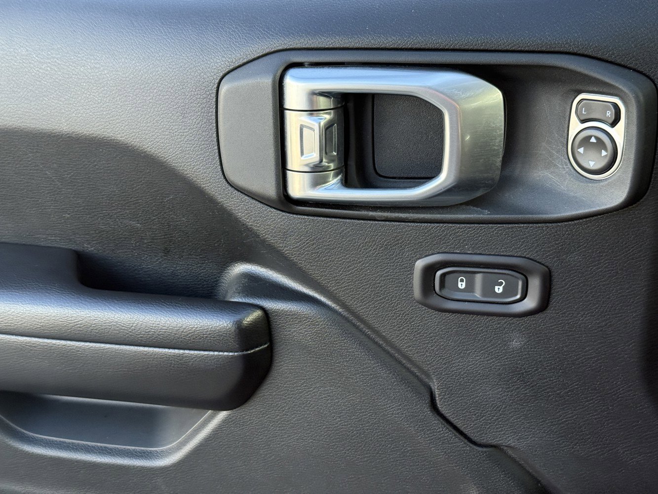 Used 2019 Jeep Wrangler Unlimited Rubicon image 19