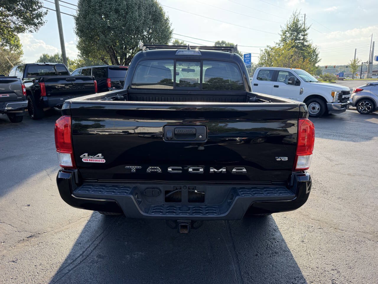 Used 2016 Toyota Tacoma SR w/ Towing Package AWD/4WD image 5