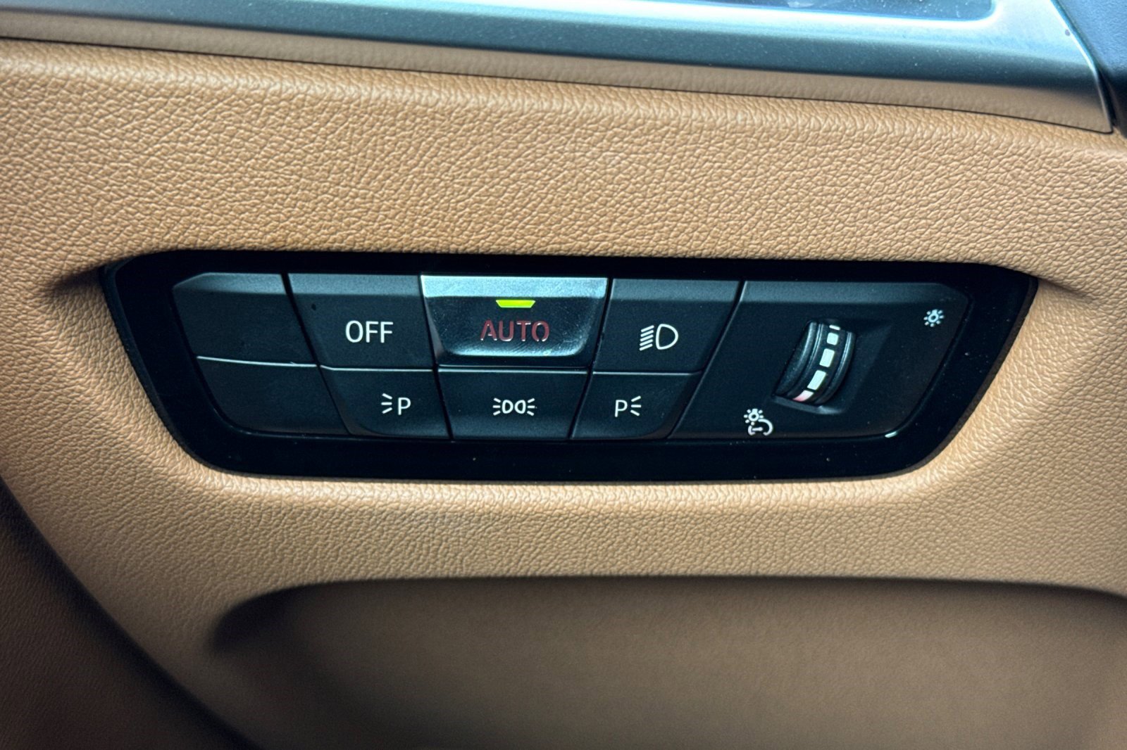 Used 2025 BMW 430i Coupe w/ Convenience Package image 34