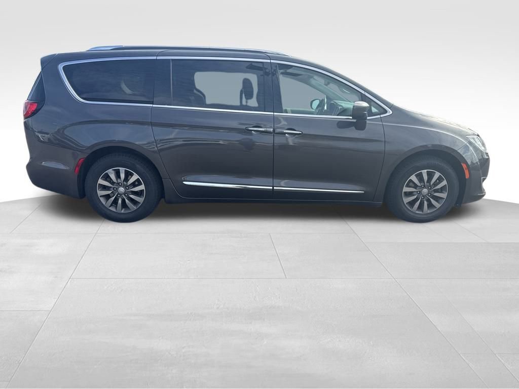 Used 2020 Chrysler Pacifica Touring-L Plus image 8