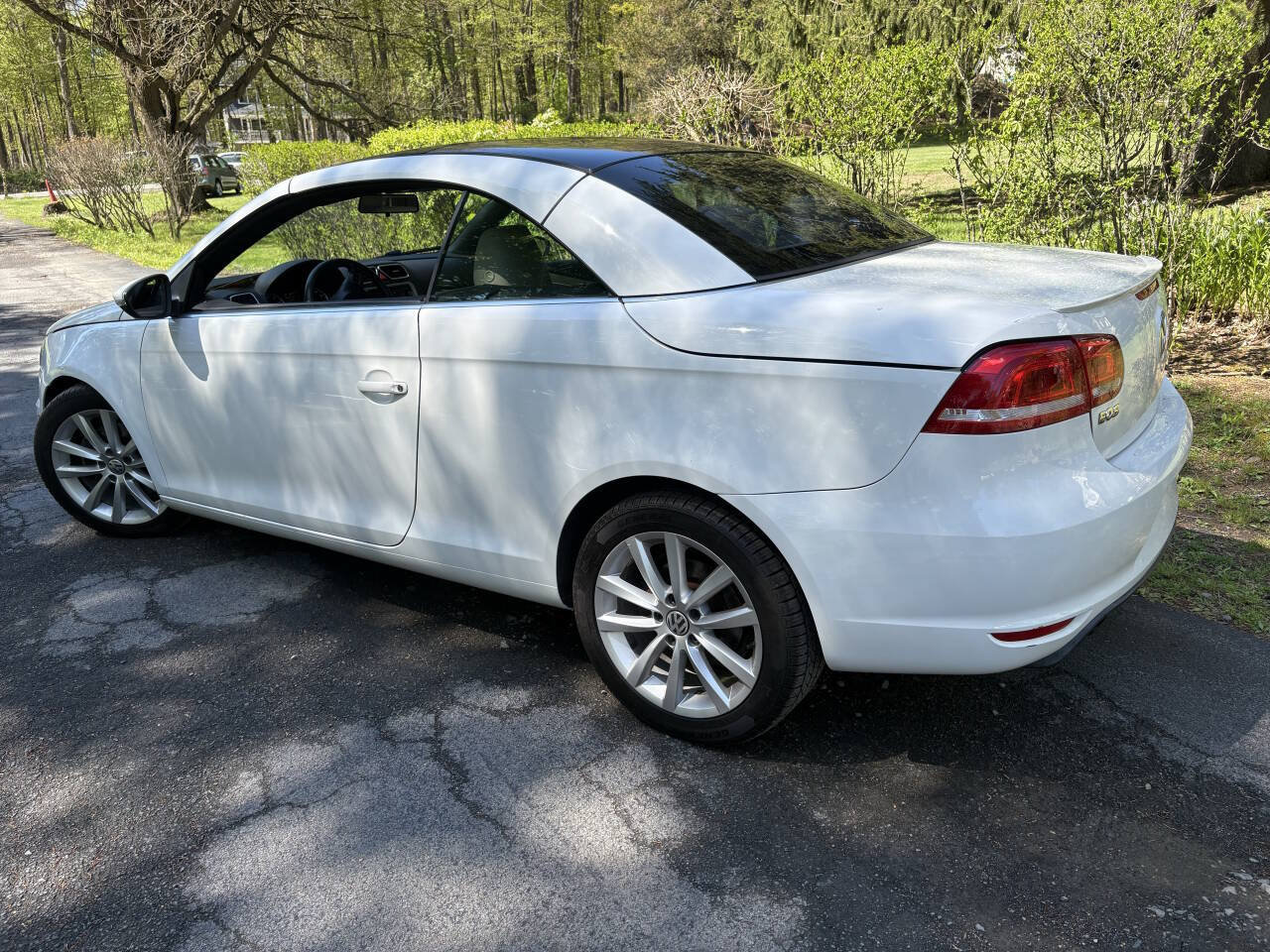 Used 2012 Volkswagen Eos Komfort FWD image 7