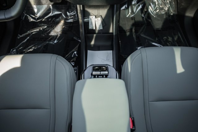 Certified 2025 Volvo EX30 Plus w/ Protection Package Premier AWD/4WD image 23