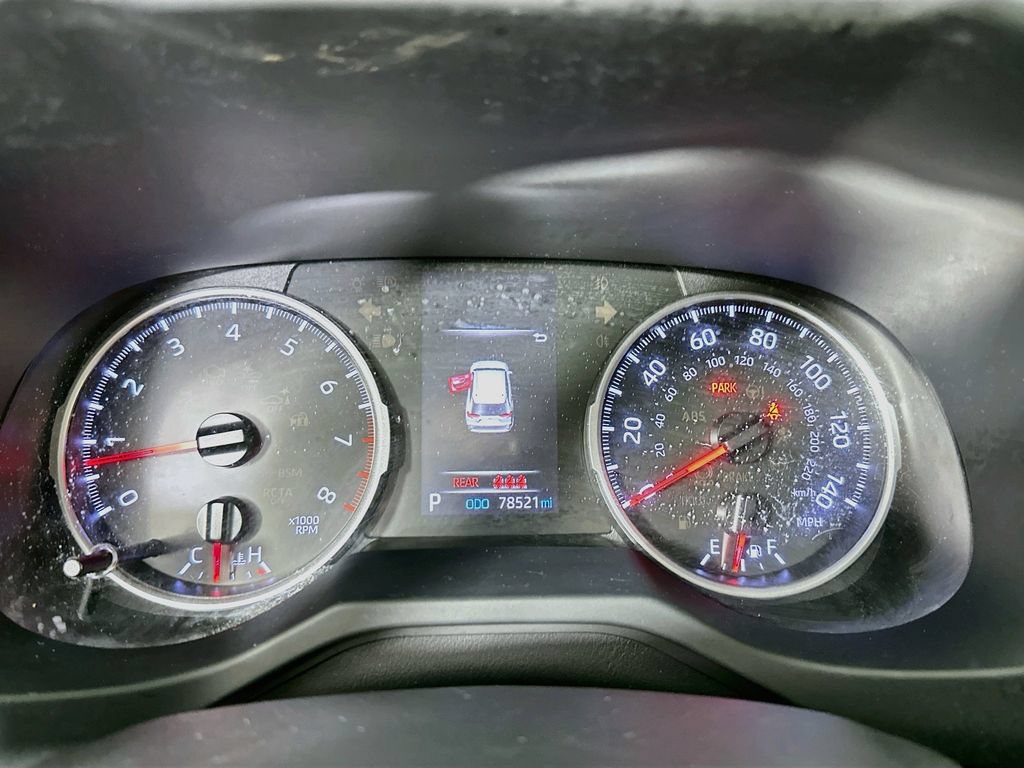 Used 2021 Toyota RAV4 XLE w/ Convenience Package FWD image 12