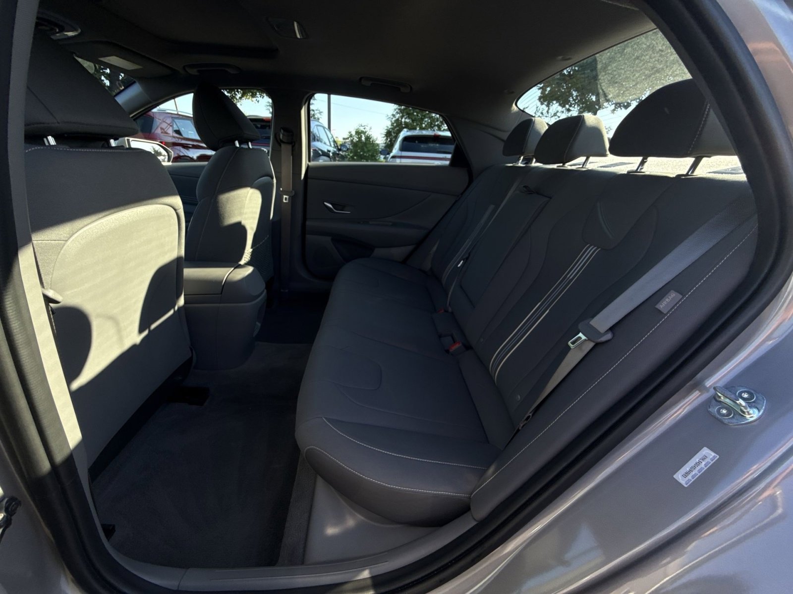 Used 2025 Hyundai Elantra SEL FWD image 25