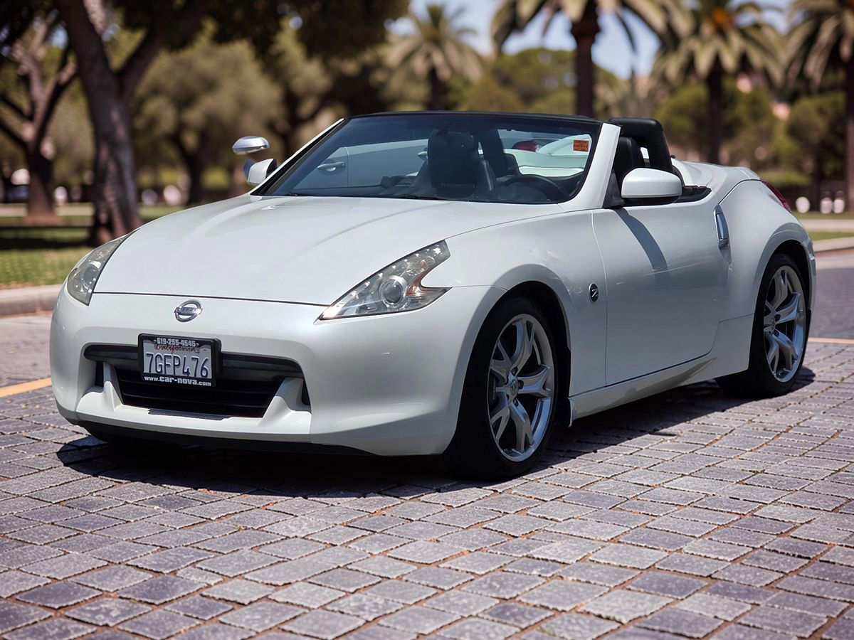 Used 2010 Nissan 370Z Touring w/ Sport Pkg RWD image 5
