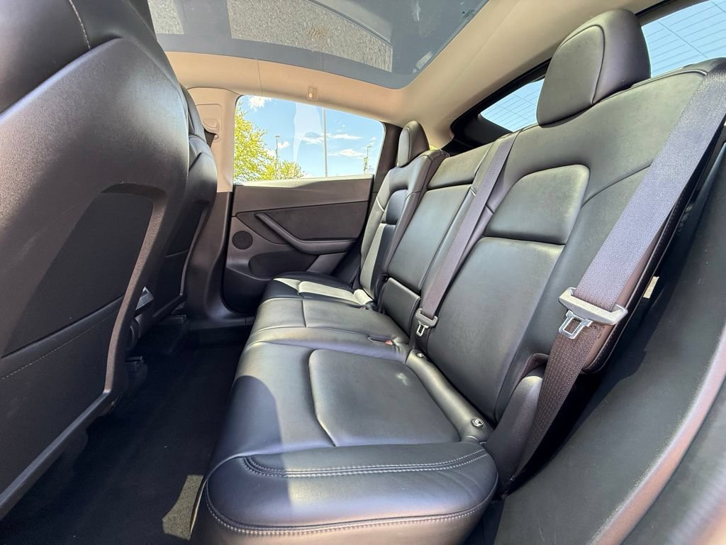 Used 2022 Tesla Model Y Long Range AWD/4WD image 22