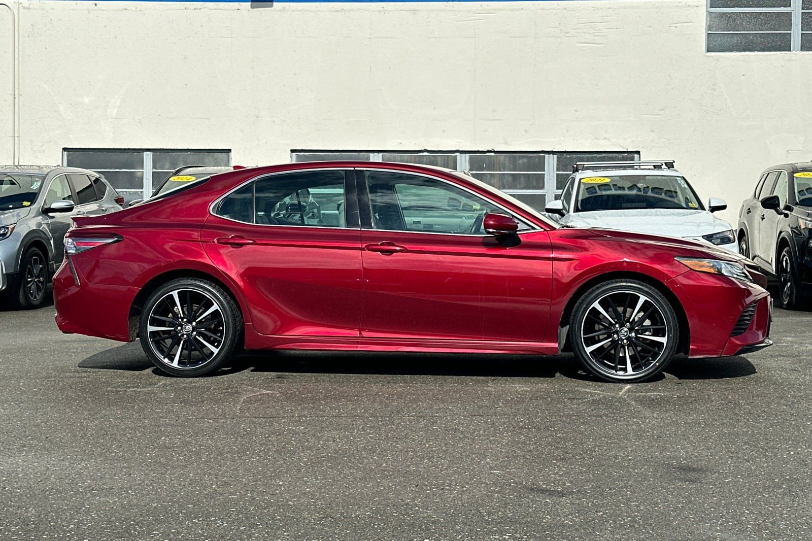 Used 2018 Toyota Camry XSE w/ Audio Package FWD image 3
