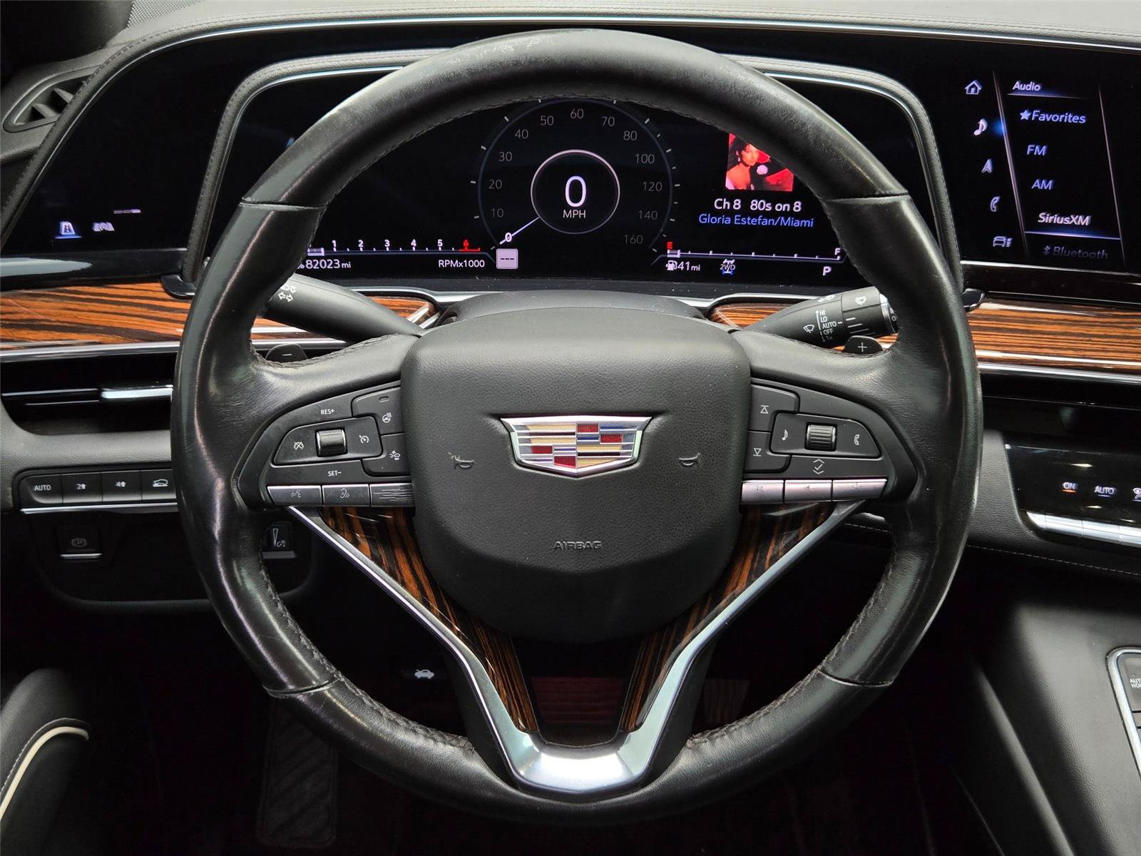 Used 2022 Cadillac Escalade Luxury AWD/4WD image 14