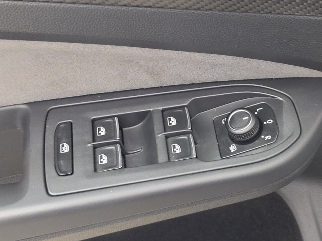 Used 2025 Volkswagen Golf R Black Edition AWD/4WD image 21