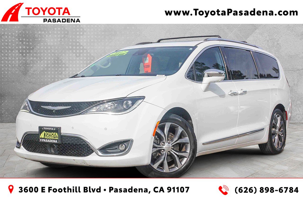 Used 2017 Chrysler Pacifica Limited w/ Advanced Safetytec Group