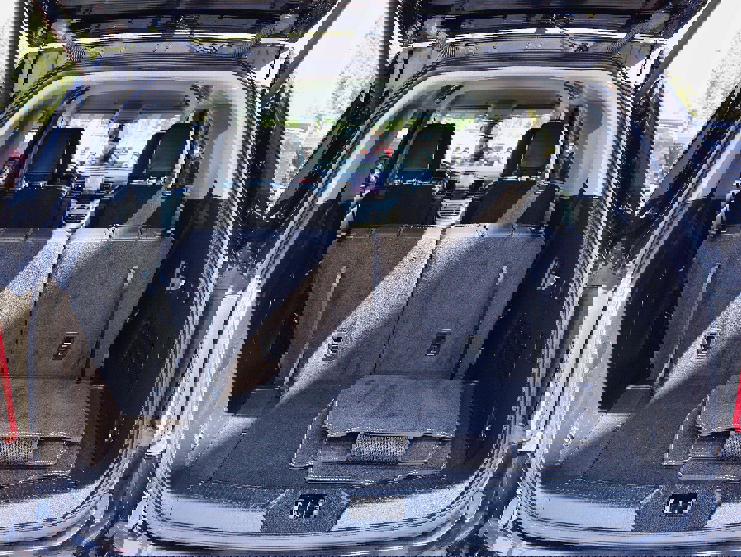 Used 2023 Ford Explorer XLT w/ Equipment Group 202A image 10