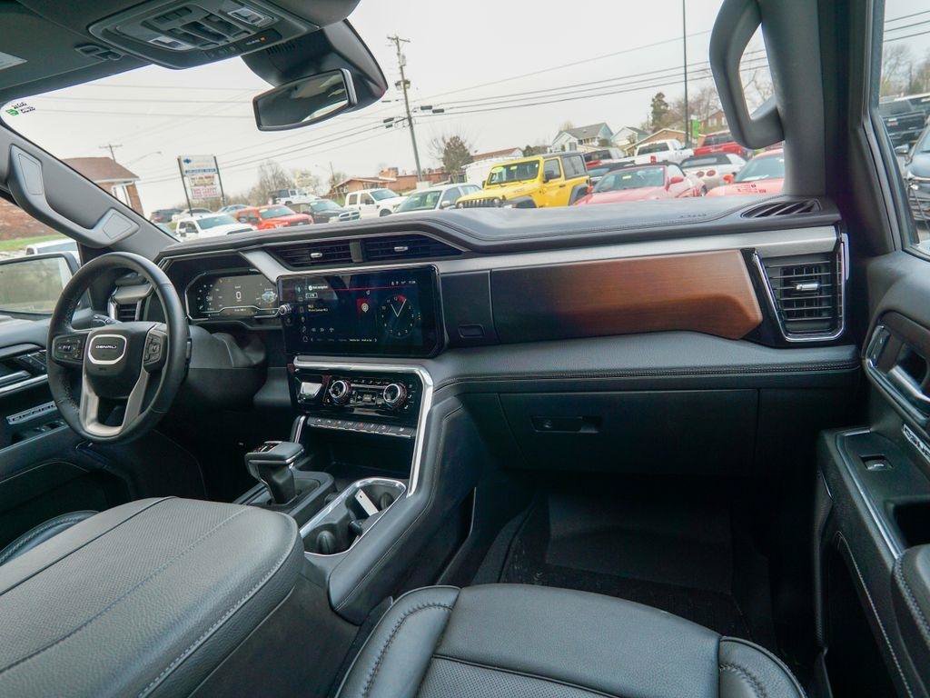 Used 2024 GMC Sierra 1500 Denali AWD/4WD image 15