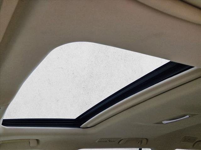 Used 2013 Lexus LX 570 4WD w/ Luxury Pkg w/Pre-crash image 17