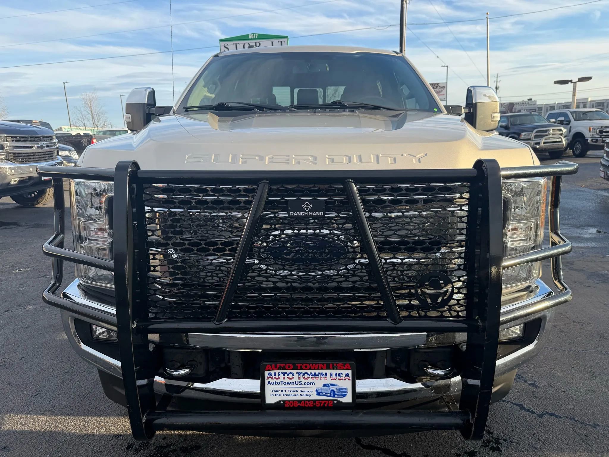 Used 2017 Ford F350 Lariat w/ Chrome Package image 9