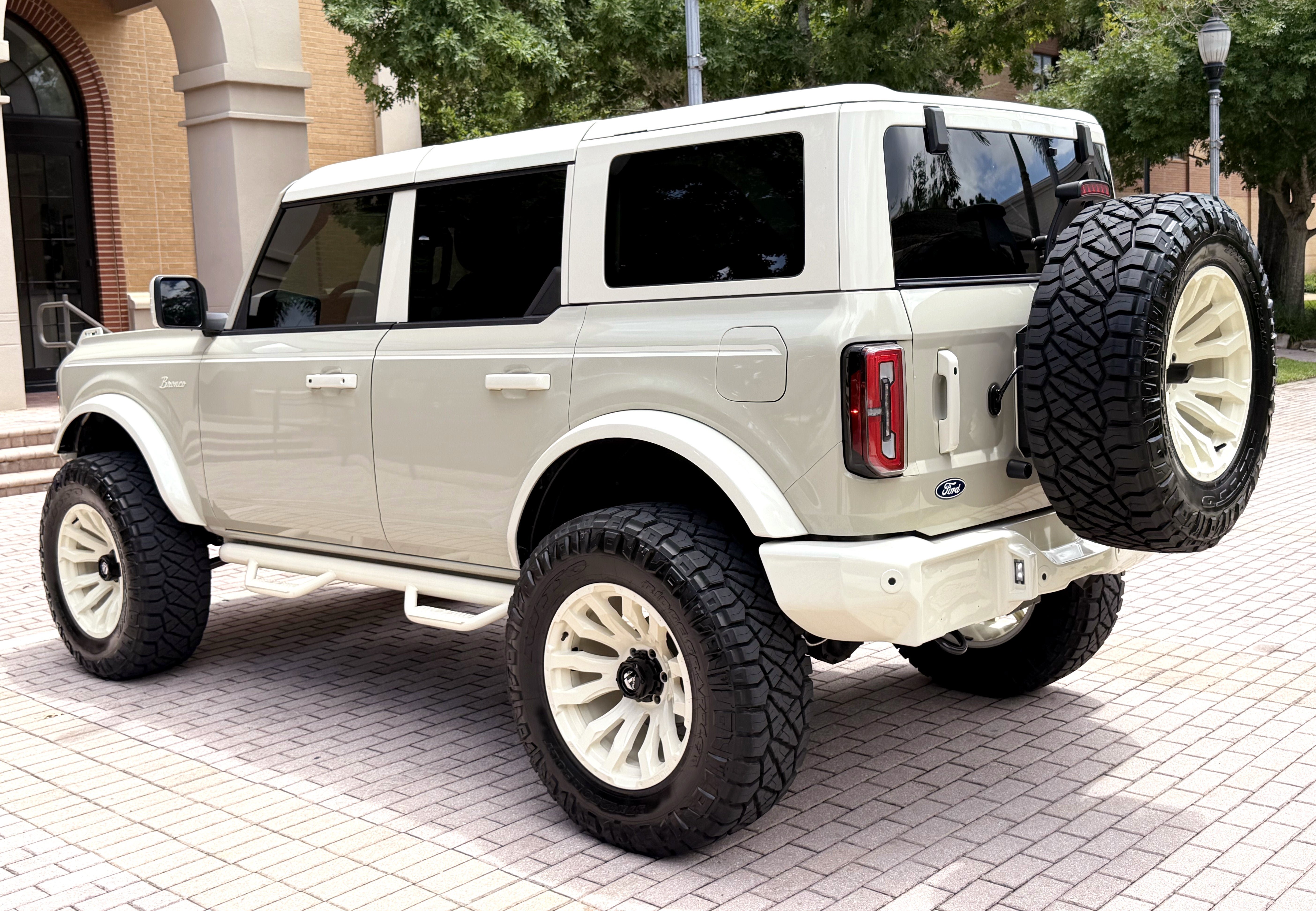 Used 2026 Ford Bronco Outer Banks AWD/4WD image 27