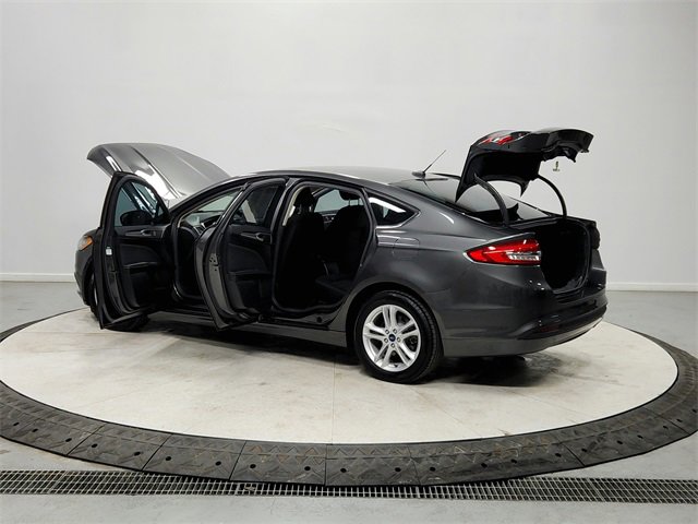 Used 2018 Ford Fusion SE image 13