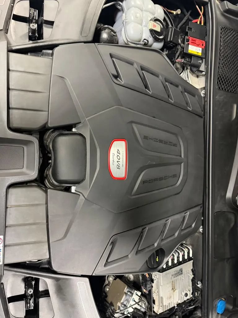 Used 2020 Porsche Cayenne Turbo AWD/4WD image 29
