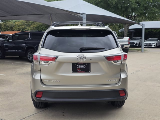 Used 2015 Toyota Highlander XLE AWD/4WD image 4