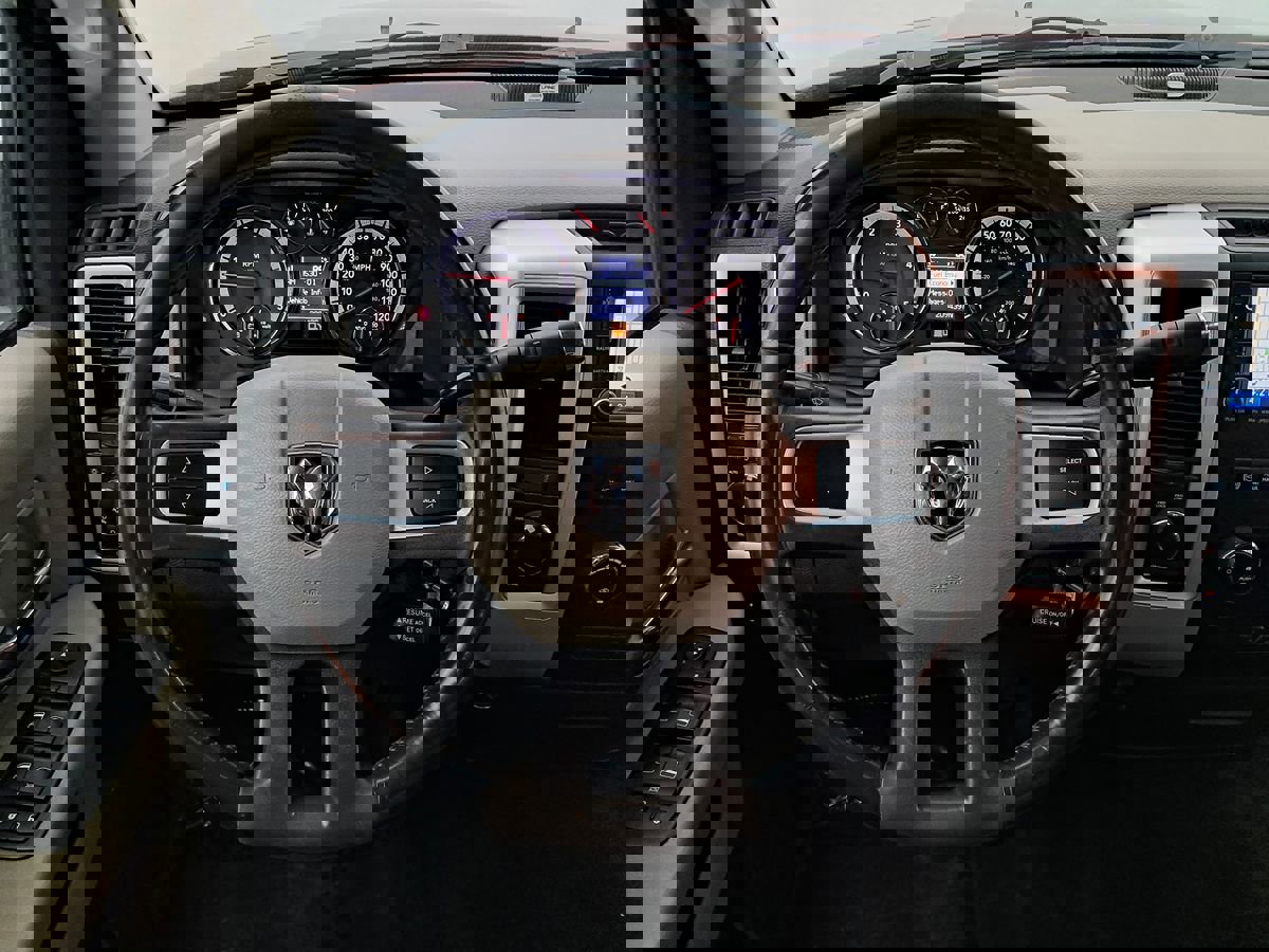 Used 2011 RAM 3500 4x4 Crew Cab image 7