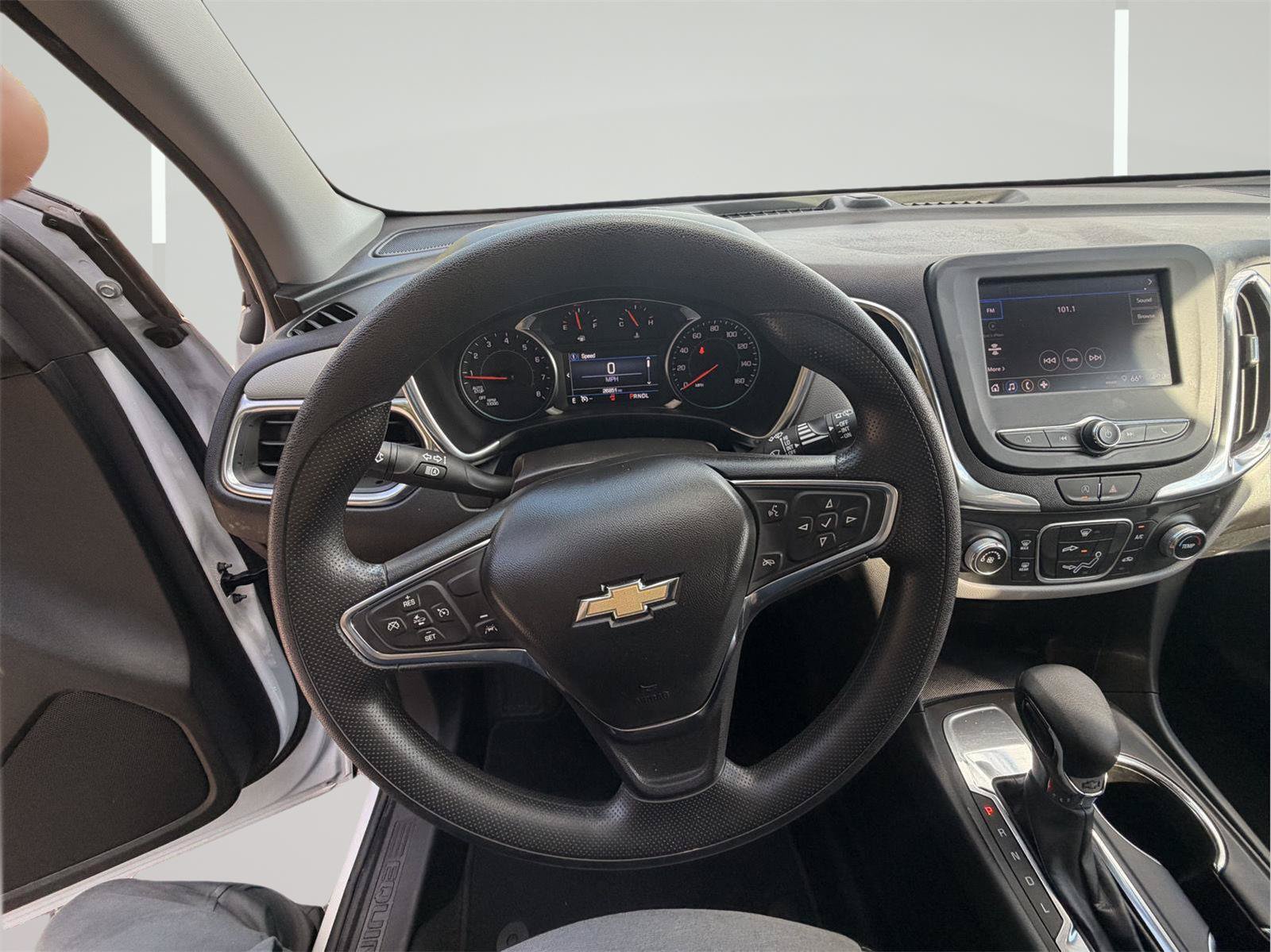 Used 2024 Chevrolet Equinox LS w/ LS Convenience Package FWD image 23