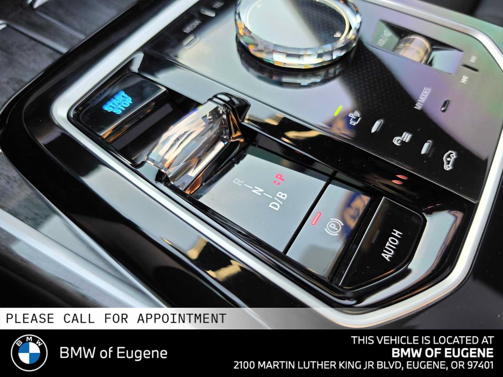 Used 2025 BMW i7 eDrive50 w/ M Sport Package RWD image 31