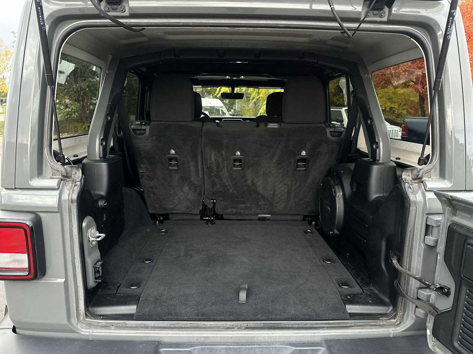 Used 2021 Jeep Wrangler Unlimited Sahara w/ Uconnect 4C Nav & Sound Group image 18