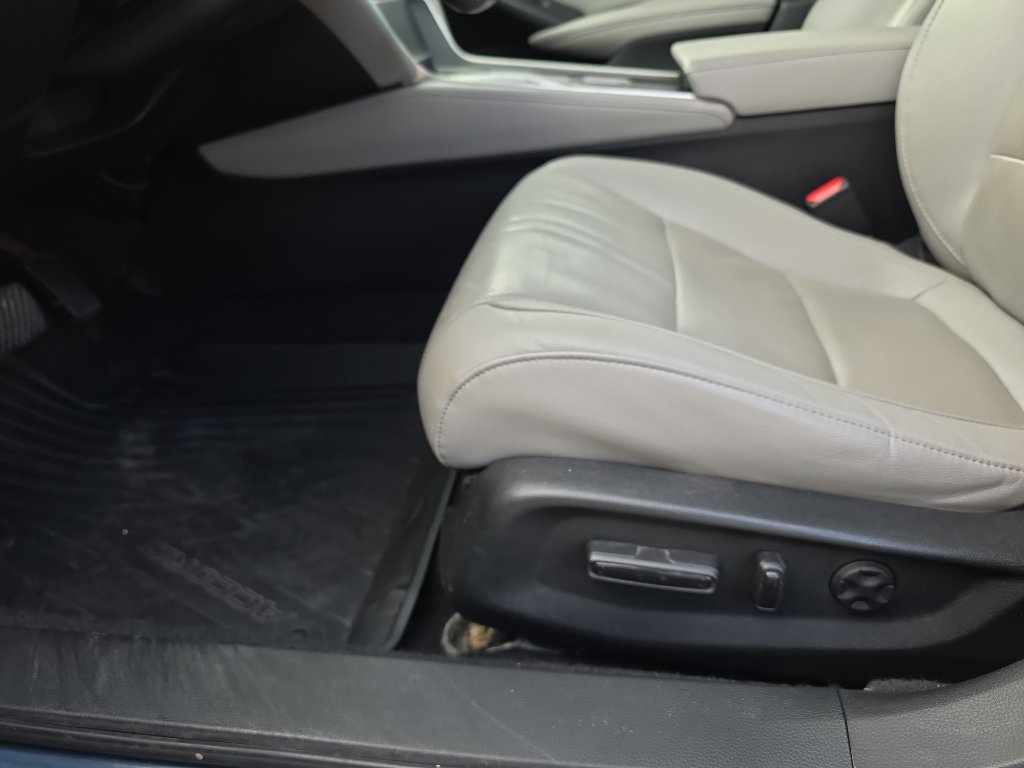 Used 2019 Honda Accord Touring image 16