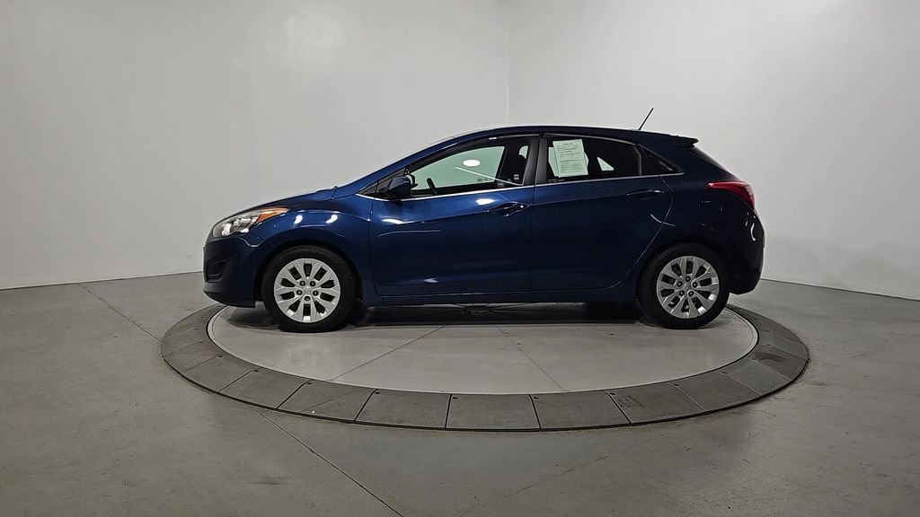 Used 2016 Hyundai Elantra GT image 2