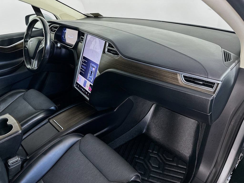 Used 2016 Tesla Model X 90D AWD/4WD image 31