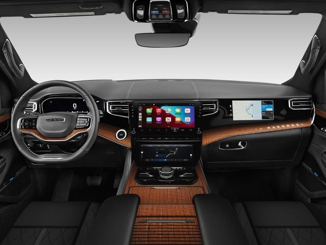 Used 2024 Jeep Grand Wagoneer L Series III AWD/4WD image 3