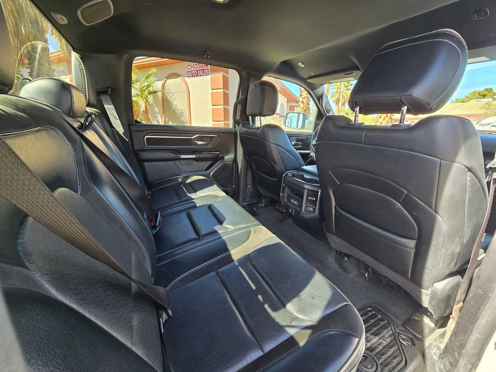 Used 2024 RAM 1500 Laramie AWD/4WD image 15
