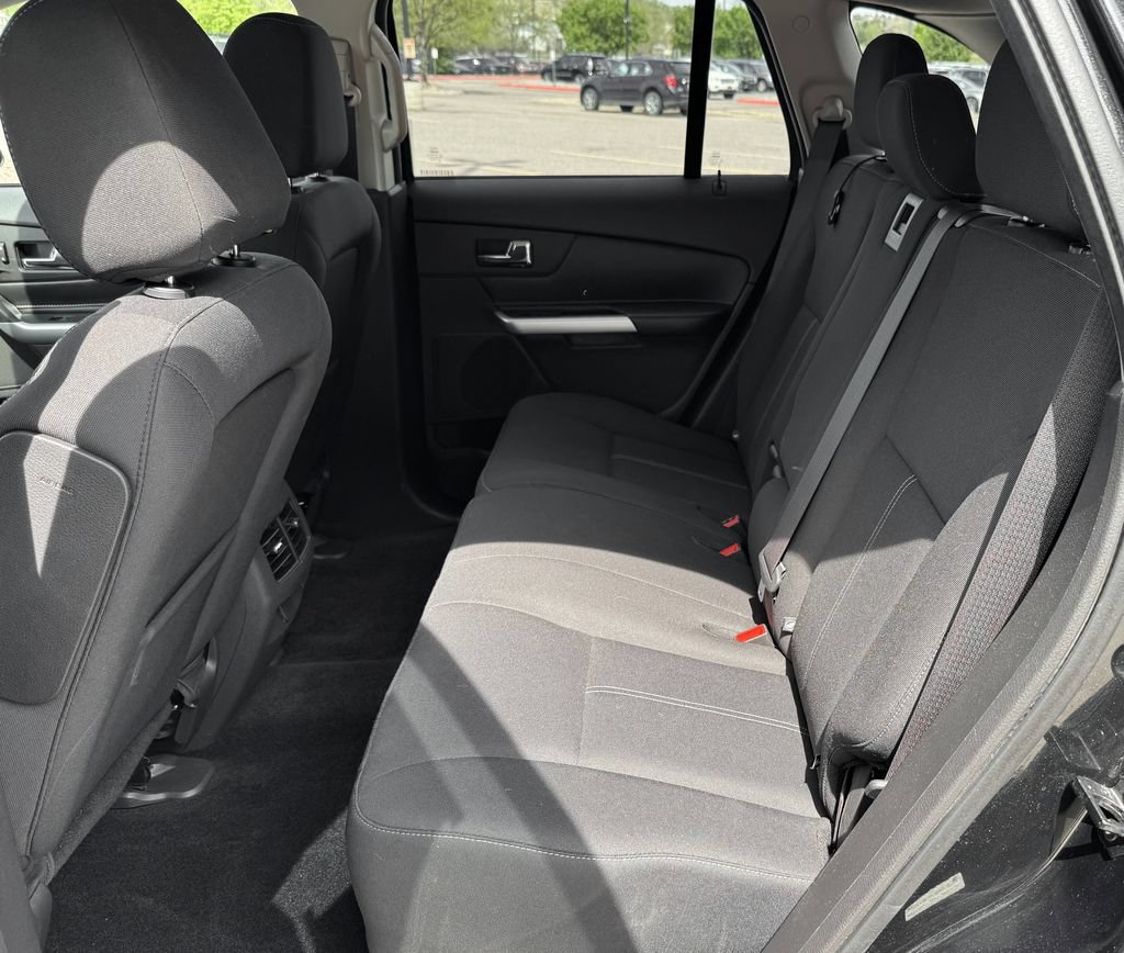 Used 2013 Ford Edge SE FWD image 24