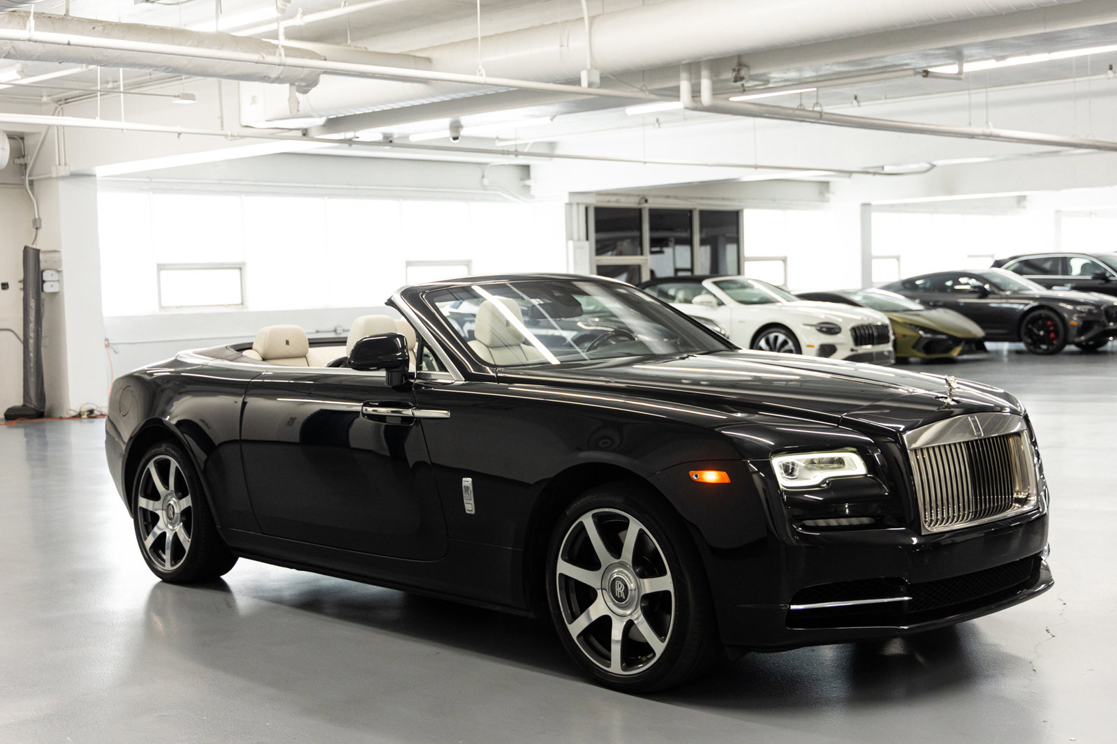 Used 2017 Rolls-Royce Dawn RWD image 11