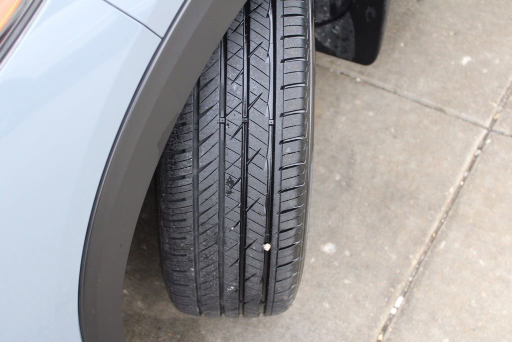 Used 2023 Nissan Kicks SR w/ SR Premium Package image 12