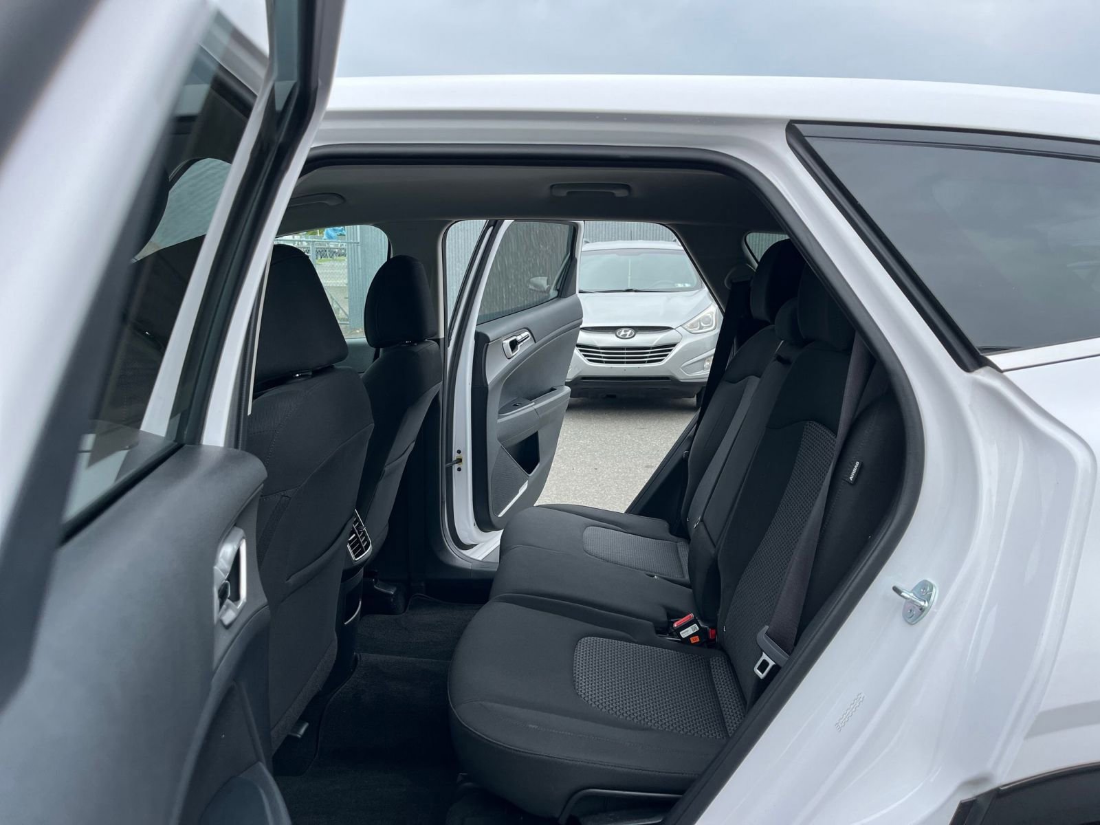 Used 2025 Kia Sportage LX FWD image 25