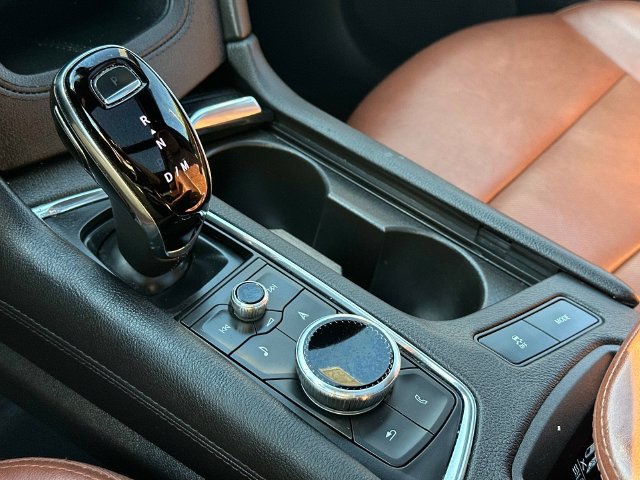 Used 2024 Cadillac XT5 Sportv AWD/4WD image 35