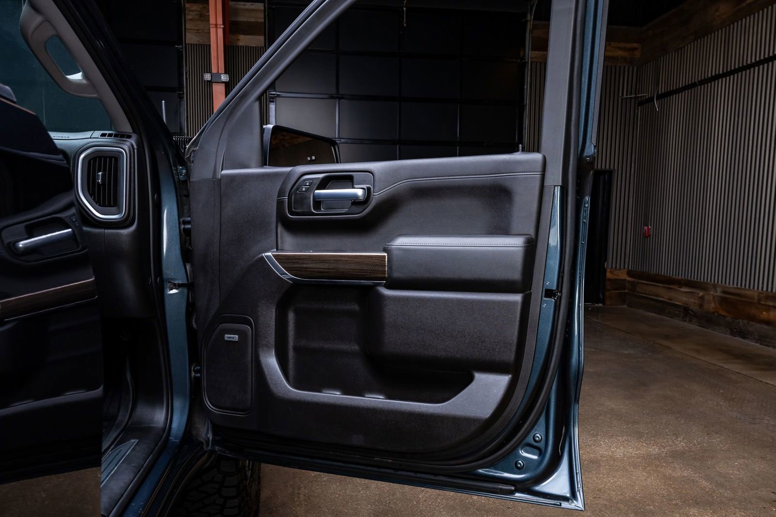 Used 2020 Chevrolet Silverado 1500 RST w/ All-Star Edition AWD/4WD image 34